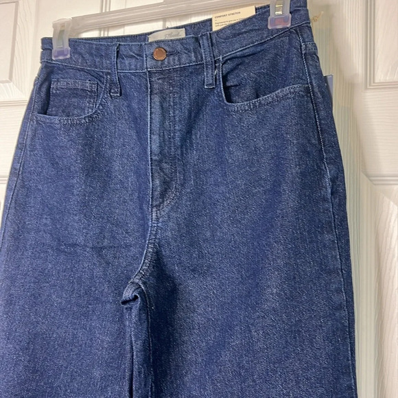 Universal Thread Women's High Waisted Wide Leg Cropped High-Rise Jeans - Picture 5 of 14